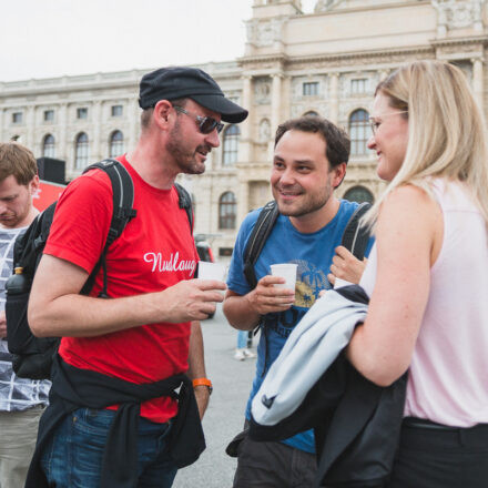 Man bringe den Spritzwein - Anstoß zum Abschluss @ Maria-Theresien-Platz Wien