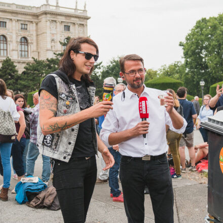 Man bringe den Spritzwein - Anstoß zum Abschluss @ Maria-Theresien-Platz Wien