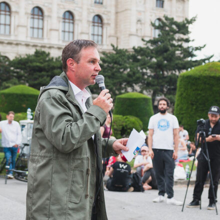 Man bringe den Spritzwein - Anstoß zum Abschluss @ Maria-Theresien-Platz Wien