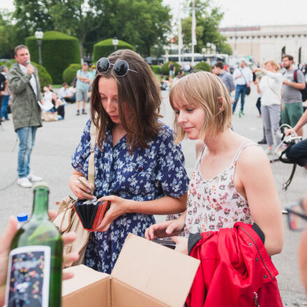 Man bringe den Spritzwein - Anstoß zum Abschluss @ Maria-Theresien-Platz Wien