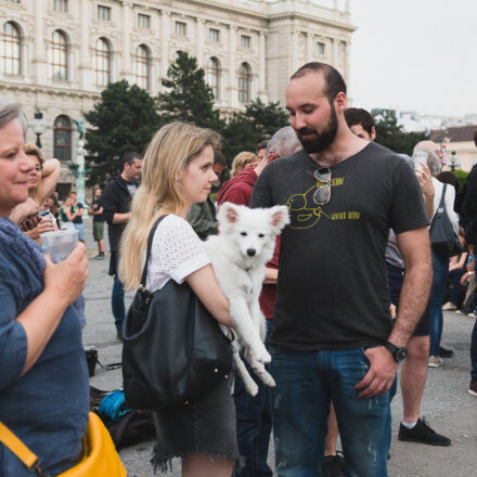 Man bringe den Spritzwein - Anstoß zum Abschluss @ Maria-Theresien-Platz Wien