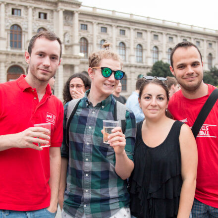 Man bringe den Spritzwein - Anstoß zum Abschluss @ Maria-Theresien-Platz Wien