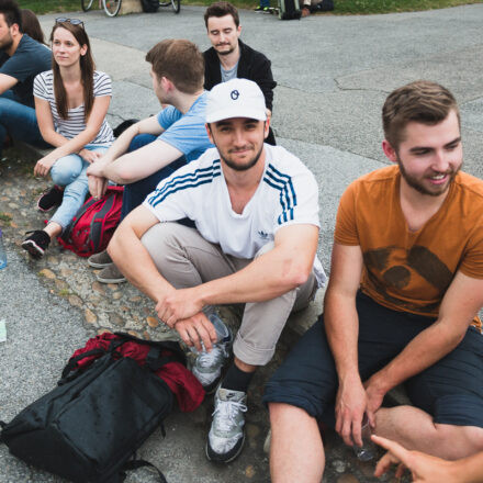 Man bringe den Spritzwein - Anstoß zum Abschluss @ Maria-Theresien-Platz Wien