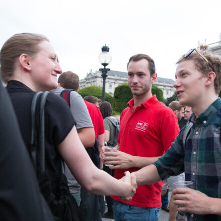 Man bringe den Spritzwein - Anstoß zum Abschluss @ Maria-Theresien-Platz Wien