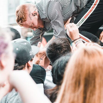 Good Charlotte, Frank Carter a.t. Rattlesnakes @ Arena Wien