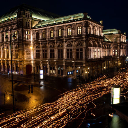 Fackelzug Demonstration: Schluss mit Rassismus! @ Opernring