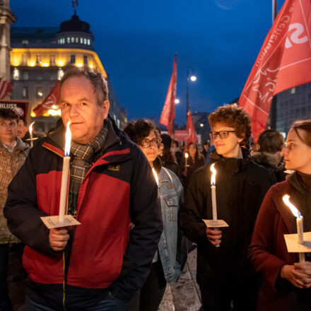 Fackelzug Demonstration: Schluss mit Rassismus! @ Opernring