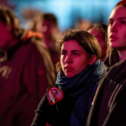 Fackelzug Demonstration: Schluss mit Rassismus! @ Opernring