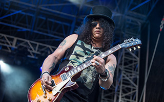 Slash feat. Myles Kennedy & The Conspirators @ Burg Clam