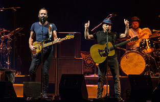 Paul Simon & Sting - On Stage Together 2015 @ Stadthalle D