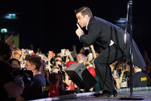 Robbie Williams - Swings Both Ways Live - Ausverkauft @ Stadthalle