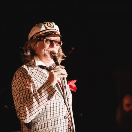 Helge Schneider - LASS KnACKEN, Oppa!