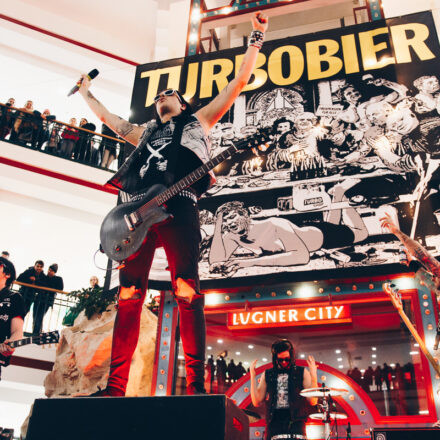 TURBOBIER on Ice - die Revueshow @ Lugner City Wien