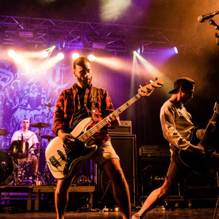 EARLY SHOW Deez Nuts / Comeback Kid / First Blood / Risk It @ Arena Wien