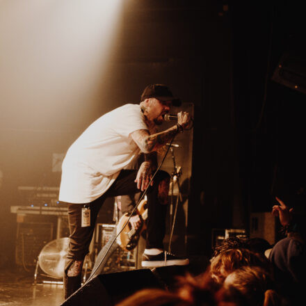 EARLY SHOW Deez Nuts / Comeback Kid / First Blood / Risk It @ Arena Wien