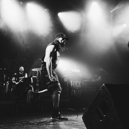 EARLY SHOW Deez Nuts / Comeback Kid / First Blood / Risk It @ Arena Wien