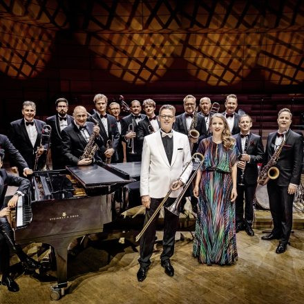 Glenn Miller Orchestra directed by Uli Plettendorff