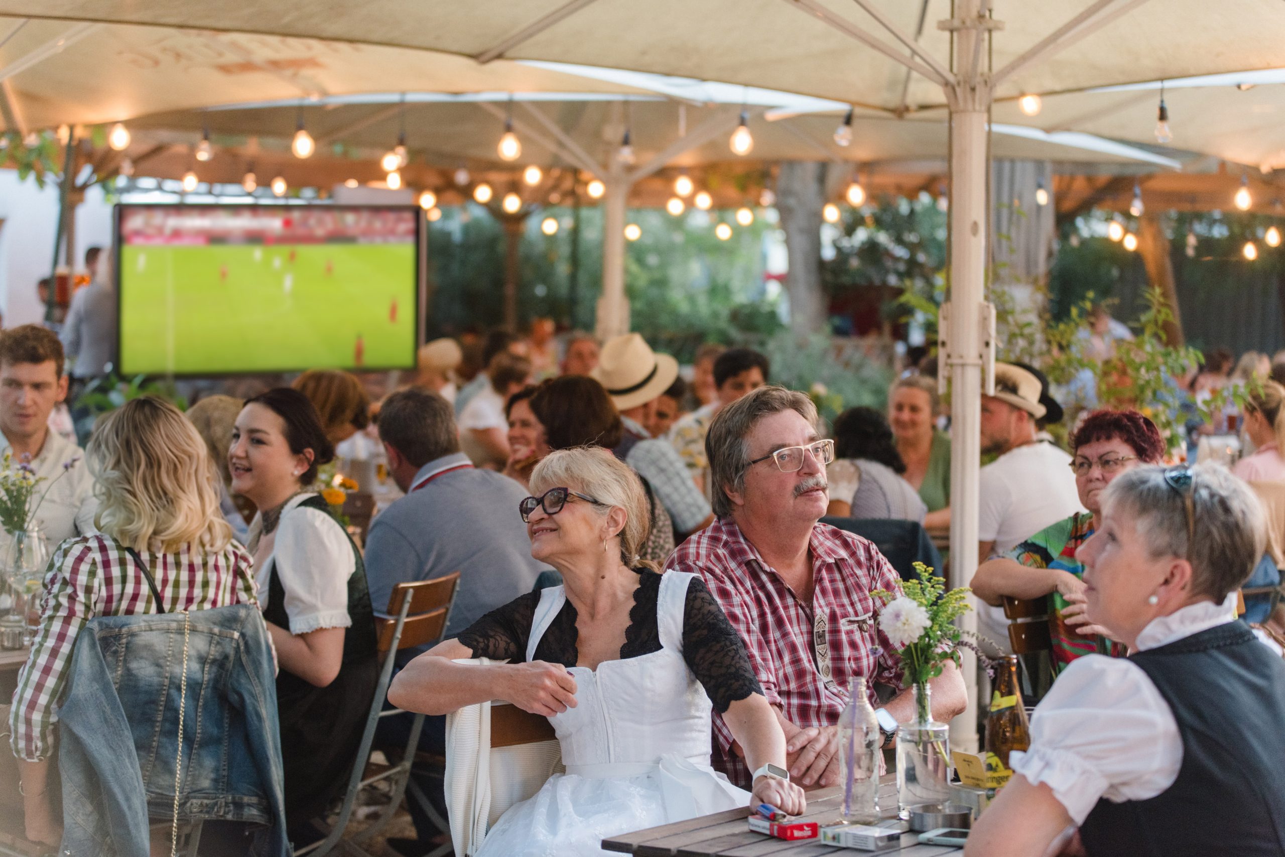 Public Viewing im Napoleon mit Live-Moderation am 17. October 2024 @ . Public Viewing im Napoleon mit Live-Moderation am 17. October 2024 @ .