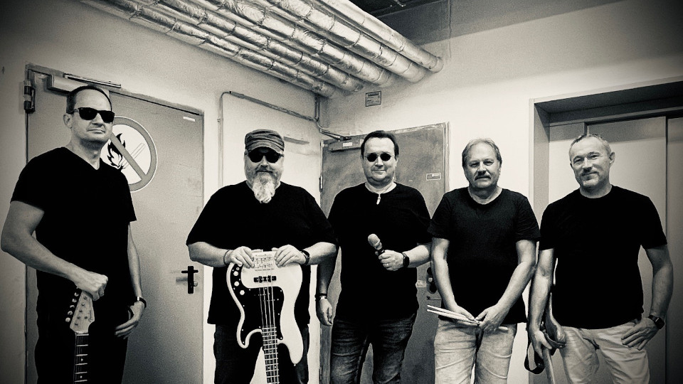 Blue Sonic Band am 15. June 2024 @ Club 1019. Blue Sonic Band am 15. June 2024 @ Club 1019.