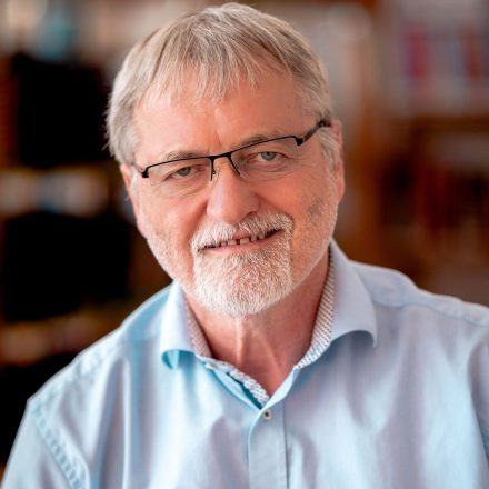 Krimilesung mit Bestattung Himmelblau 