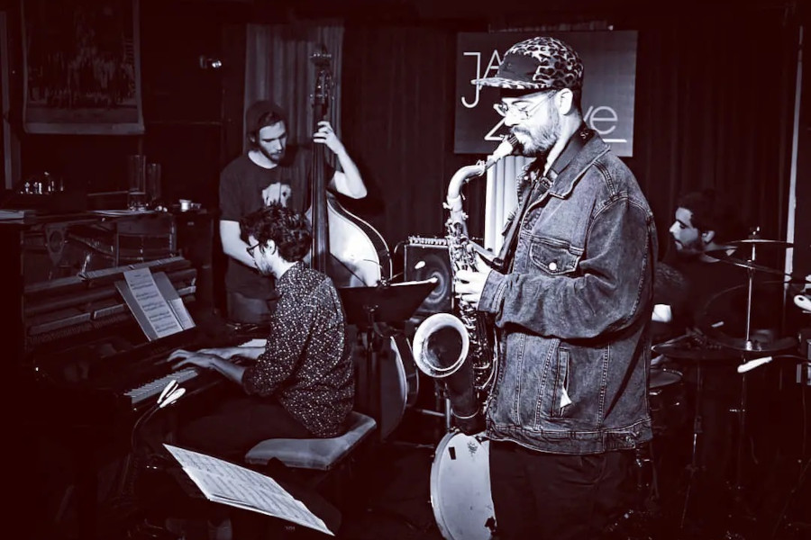 Aseo Trio feat. Nikolaus Holler am 10. December 2023 @ Club 1019. Aseo Trio feat. Nikolaus Holler am 10. December 2023 @ Club 1019.
