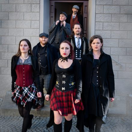 Born to Folk - Tir Nan Og