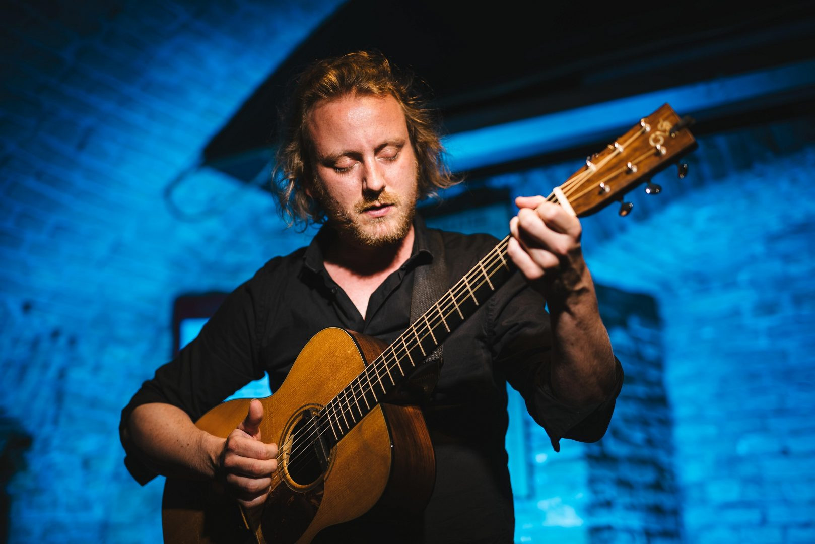 Markus Schlesinger - Fingerstyle Acoustic Guitar am 24. November 2018 @ Lössiade. Markus Schlesinger - Fingerstyle Acoustic Guitar am 24. November 2018 @ Lössiade.
