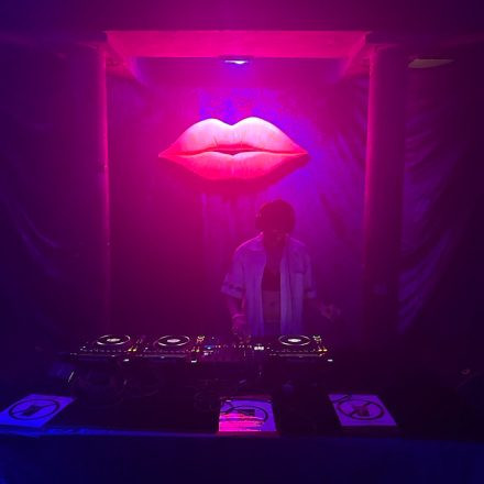 BRUT HARD SOFT KISSEN