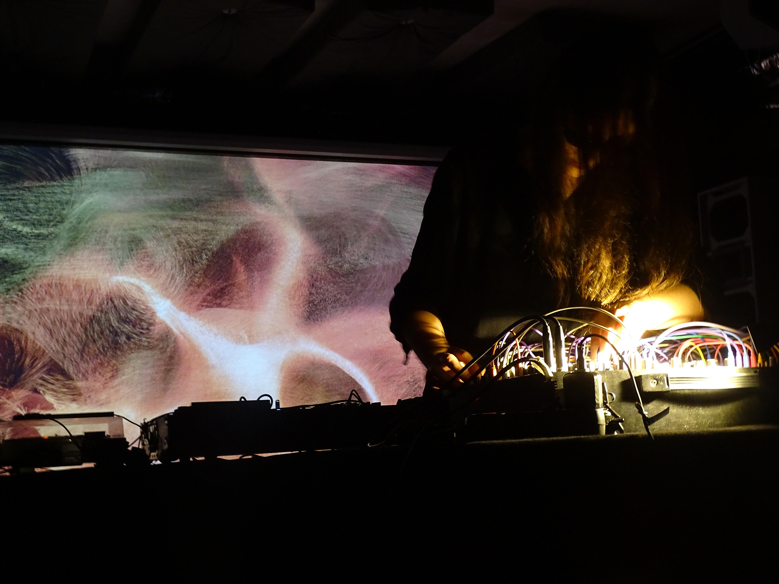 imagetanz Closing Party mit DJ-Set von Yinna am 28. March 2026 @ brut nordwest.