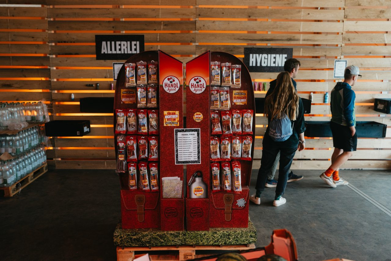 HANDL Tyrol Snacks im Festival Supermarkt am Nova Rock 2024