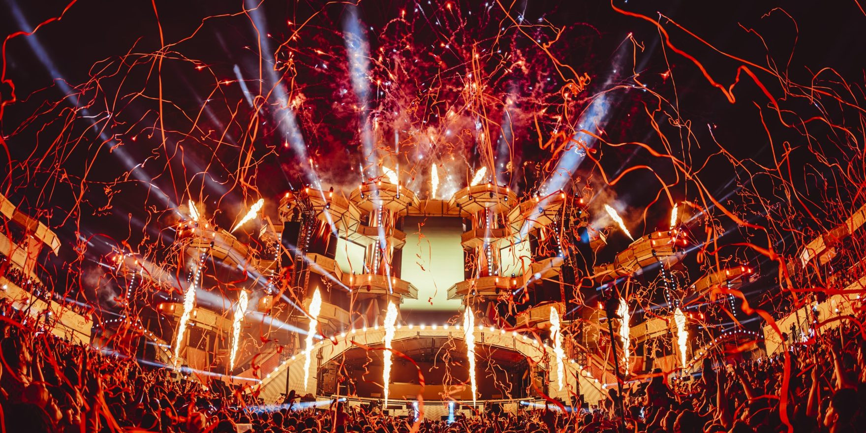 2,16 Meter pure Energie: DJ DIESEL aka Shaquille O'Neal beim Electric Love Festival 2026