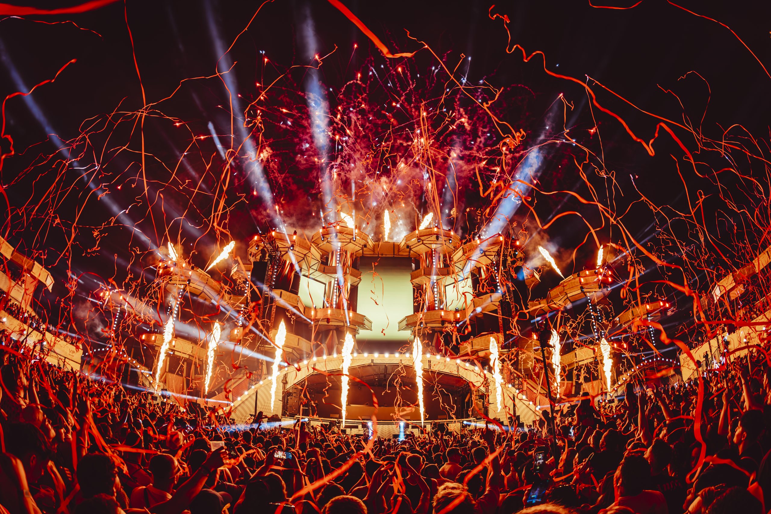 2,16 Meter pure Energie: DJ DIESEL aka Shaquille O'Neal beim Electric Love Festival 2026