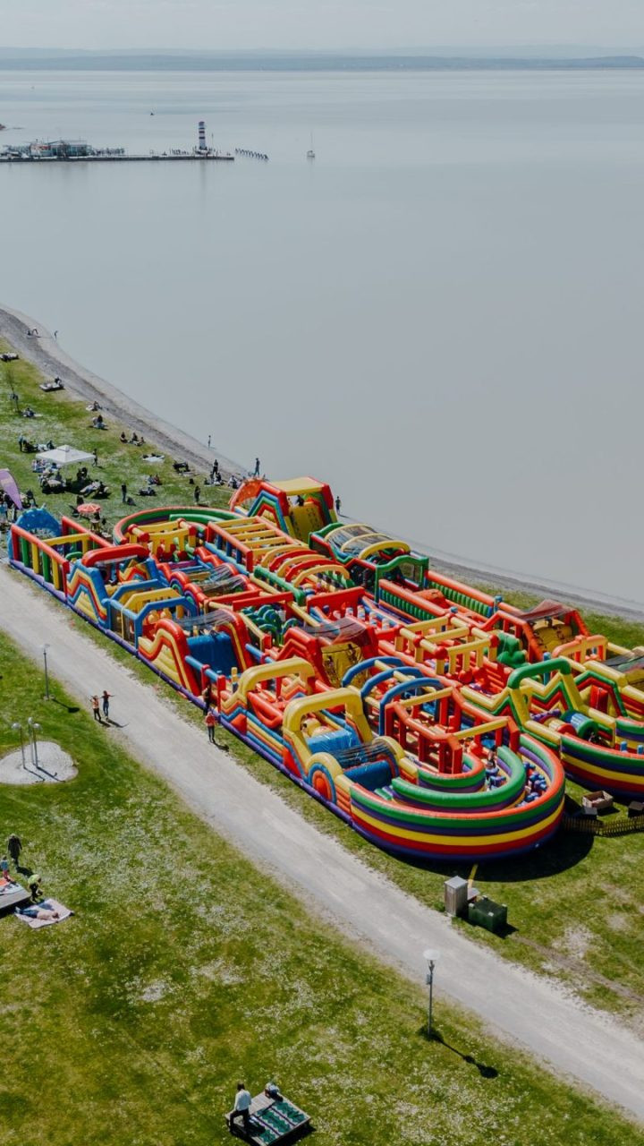 Die längste Hüpfburg Europas ist zurück - ab Mai 2026 sogar mit 240 Metern!