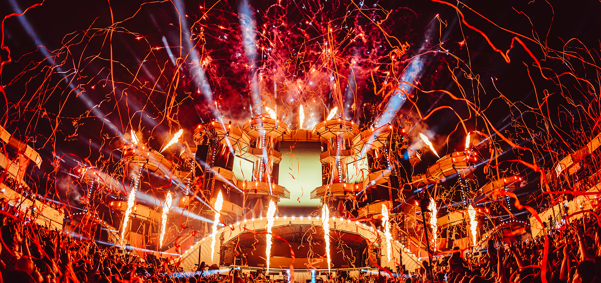 2,16 Meter pure Energie: DJ DIESEL aka Shaquille O'Neal beim Electric Love Festival 2026