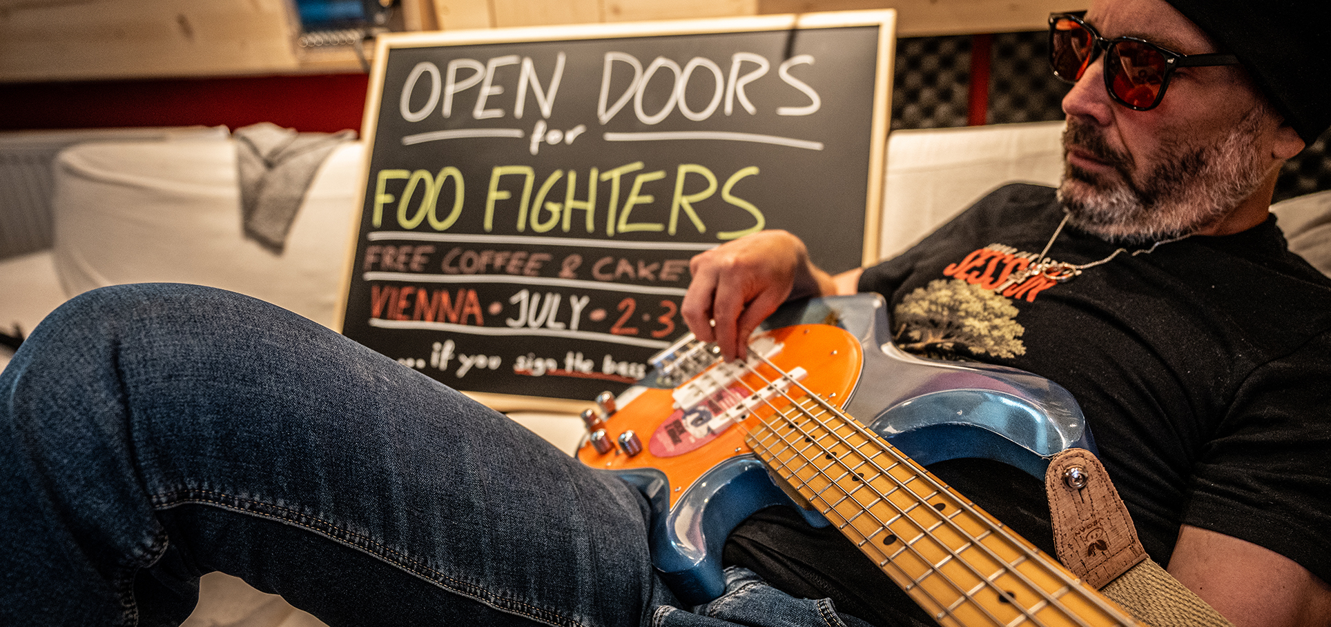 Kaffee, Kuchen und eine Rockmaschine für die FOO FIGHTERS