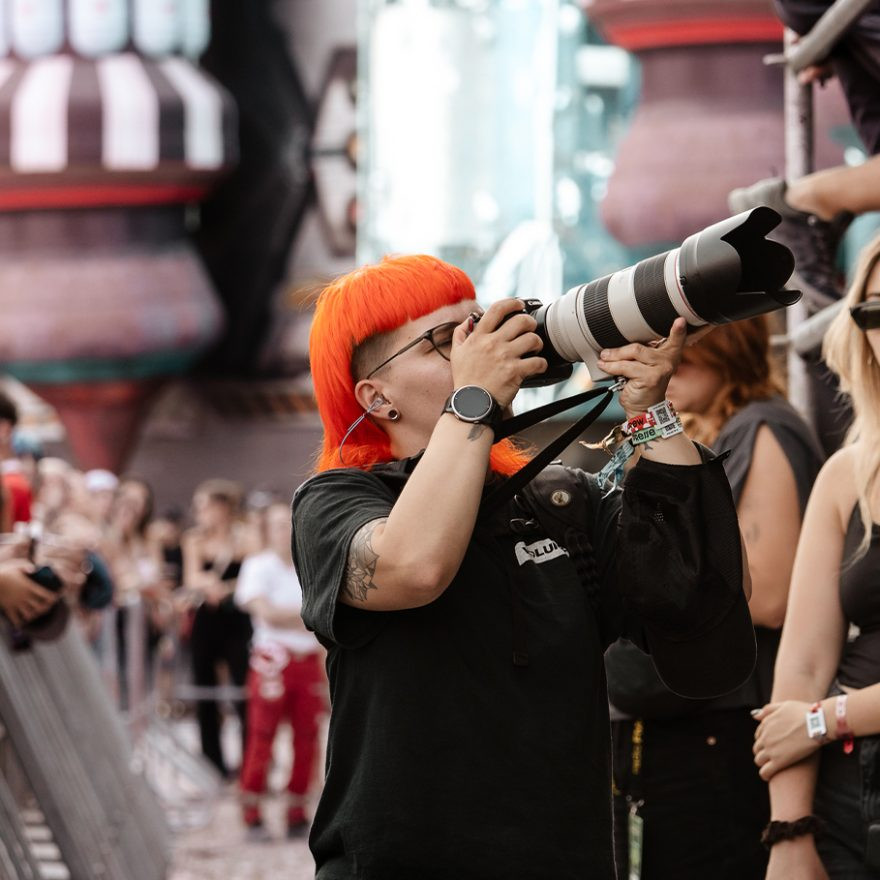 Warum dürfen Konzertfotograf*innen oft nur die ersten drei Songs fotografieren?