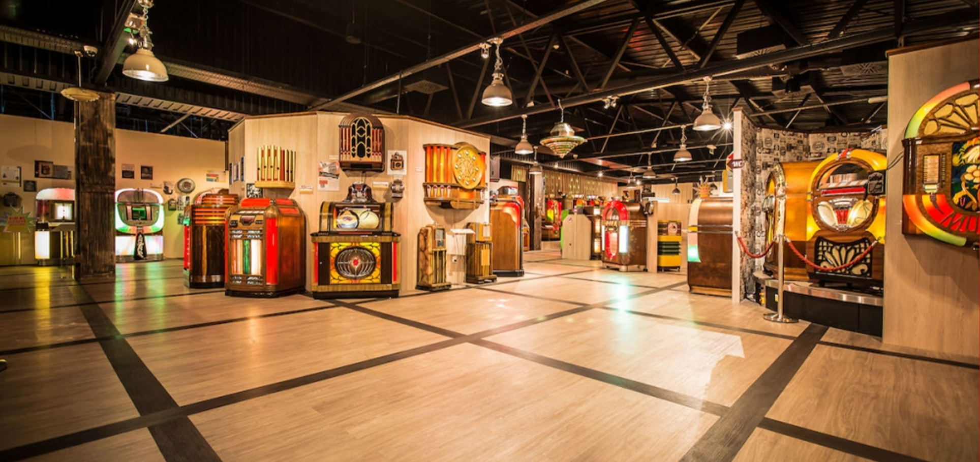 Das weltgrößte Pinball- und Jukebox-Museum