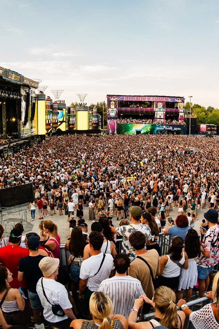 Gewinne 1 x 2 BFF-VIP-Festivalpässe für das FM4 Frequency Festival 2025!