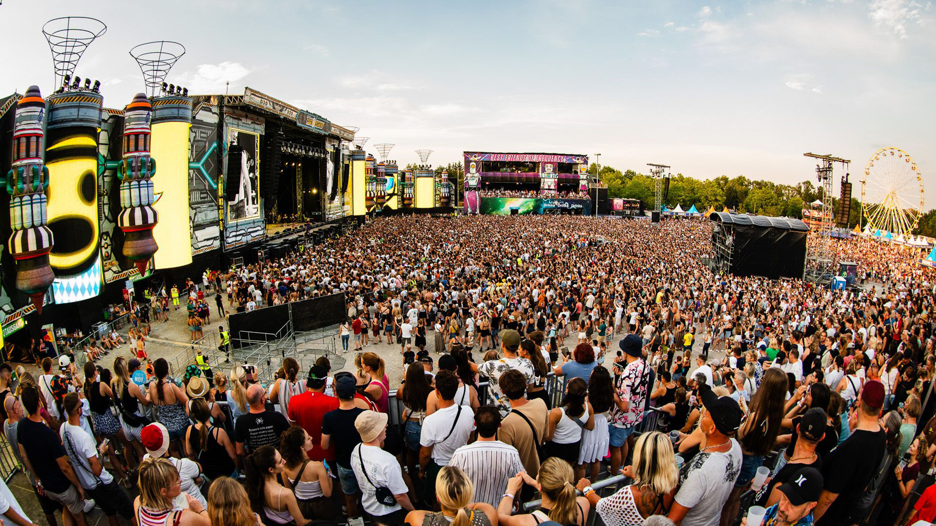 Gewinne 1 x 2 BFF-Festivalpässe für das FM4 Frequency Festival 2025! Gewinne 1 x 2 BFF-Festivalpässe für das FM4 Frequency Festival 2025!