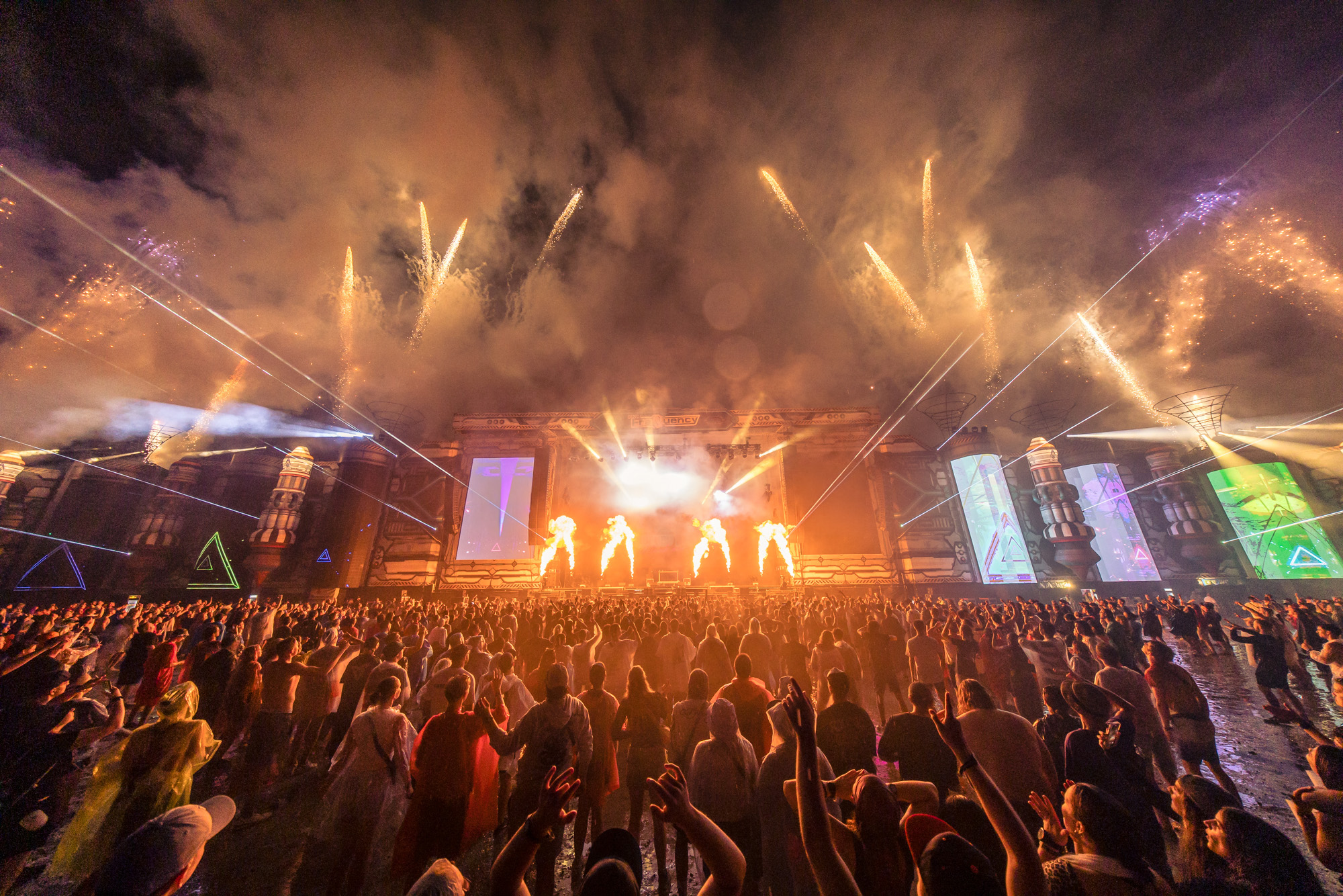 Gewinne 1 x 2 BFF-Festivalpässe für das FM4 Frequency Festival 2025! Gewinne 1 x 2 BFF-Festivalpässe für das FM4 Frequency Festival 2025!