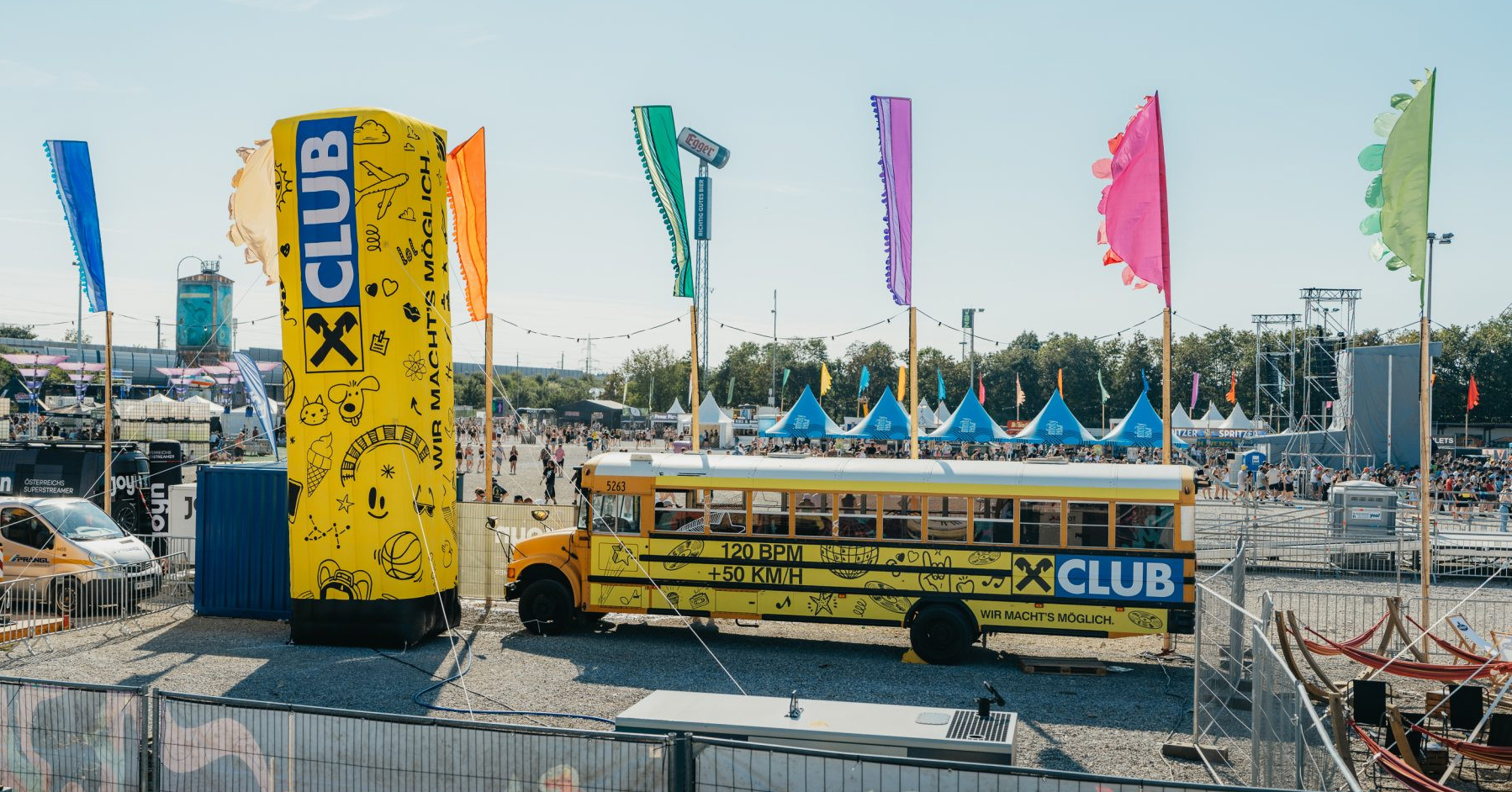 Schoolbus Stage am FM4 Frequency 2025 Schoolbus Stage am FM4 Frequency 2025